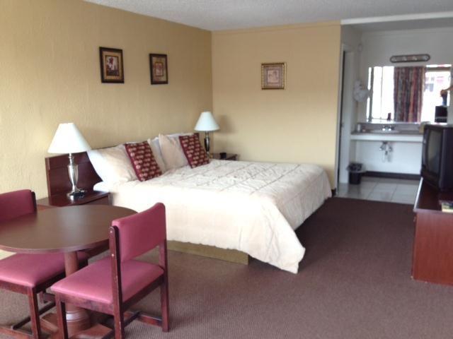 Red Carpet Inn Battleboro Rum bild
