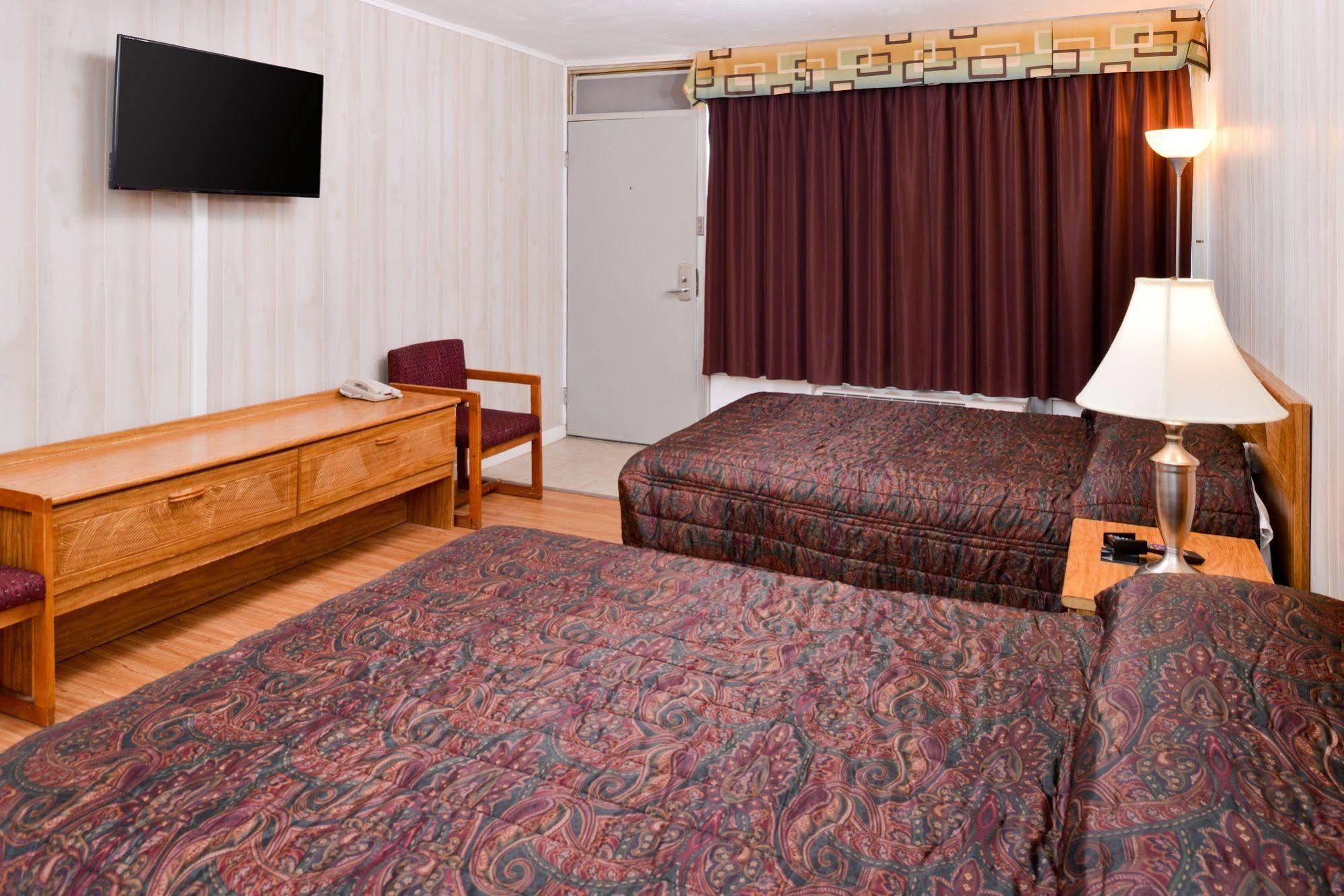 Red Carpet Inn Battleboro Exteriör bild