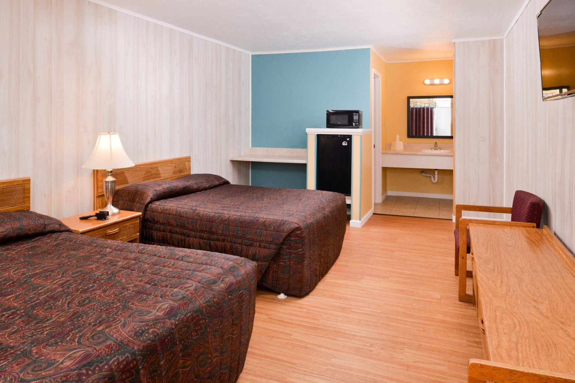 Red Carpet Inn Battleboro Exteriör bild
